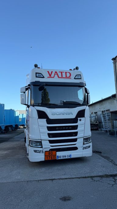 Marquage citerne lettrage découpé - VATD Salaise-sur-Sanne